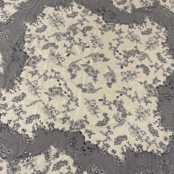 Ann Taylor Black & Cream Lace Print Large Silk Scarf - Picture 6 of 13